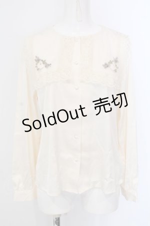 画像: an another angelus / スクエアレース襟ブラウス F アイボリー O-25-04-08-004-CA-BL-OW-OS