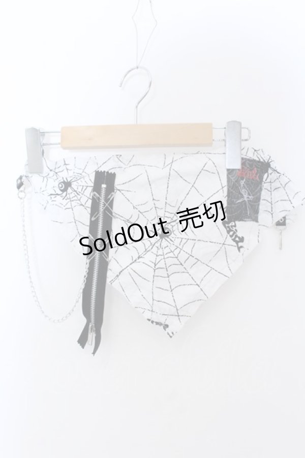 画像1: MAD / パッチ付きバンダナ  ホワイト O-25-04-08-064-PU-TO-IG-OS (1)