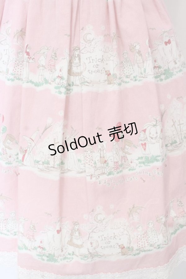 画像3: BABY,THE STARS SHINE BRIGHT / ハロウィンアリス総柄ジャンパースカート  ピンク O-25-04-10-016-BA-OP-IG-OS (3)