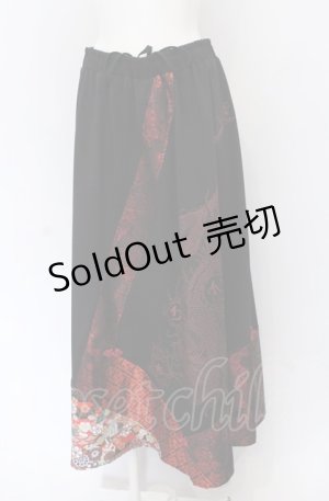 画像: Qutie Frash / 和柄Aラインロングスカート  ブラック×レッド O-25-04-13-022-QU-SK-OW-OS