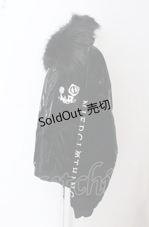 画像2: NieR Clothing / 2WAY軽量中綿入りアウター【エナメルブラック】 F ブラック O-25-04-13-037-PU-JA-OW-OS (2)