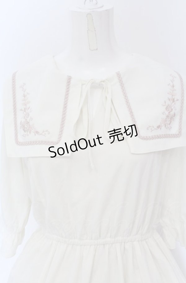 画像2: axes femme / 刺繍入セーラー襟ワンピース F キナリ O-25-04-14-011-AX-OP-OW-OS (2)