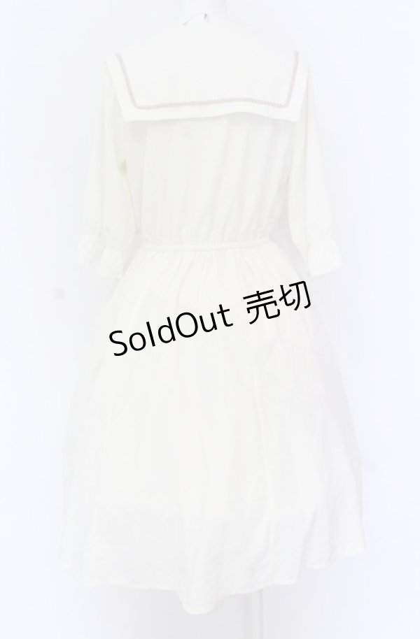 画像3: axes femme / 刺繍入セーラー襟ワンピース F キナリ O-25-04-14-011-AX-OP-OW-OS (3)