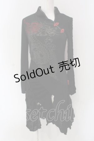 画像: Ozz On / ベロア切り替え龍刺繍ワンピース  ブラック×レッド刺繍 O-25-04-15-030-OO-OP-IG-OS