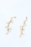 画像1: Maison de FLEUR Petite Robe canone / ひとつずつ告げる特別(ピアス)  ゴールド O-25-04-18-014-EL-AC-OW-OS (1)