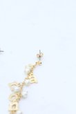 画像2: Maison de FLEUR Petite Robe canone / ひとつずつ告げる特別(ピアス)  ゴールド O-25-04-18-014-EL-AC-OW-OS (2)