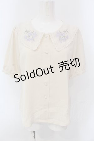 画像: Fi.n.t / デルフィニウム刺繍ビッグカラーブラウス  アイボリー O-25-04-19-029-CA-BL-IG-OS