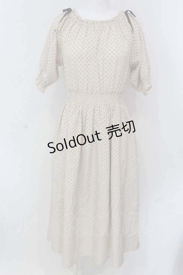 画像1: Fi.n.t HOME / ドット柄オフショルワンピース  ベージュ O-25-04-19-031-LO-OP-IG-OS (1)