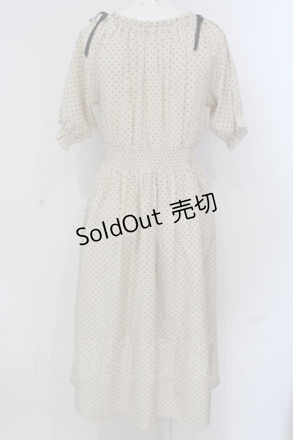 画像3: Fi.n.t HOME / ドット柄オフショルワンピース  ベージュ O-25-04-19-031-LO-OP-IG-OS (3)