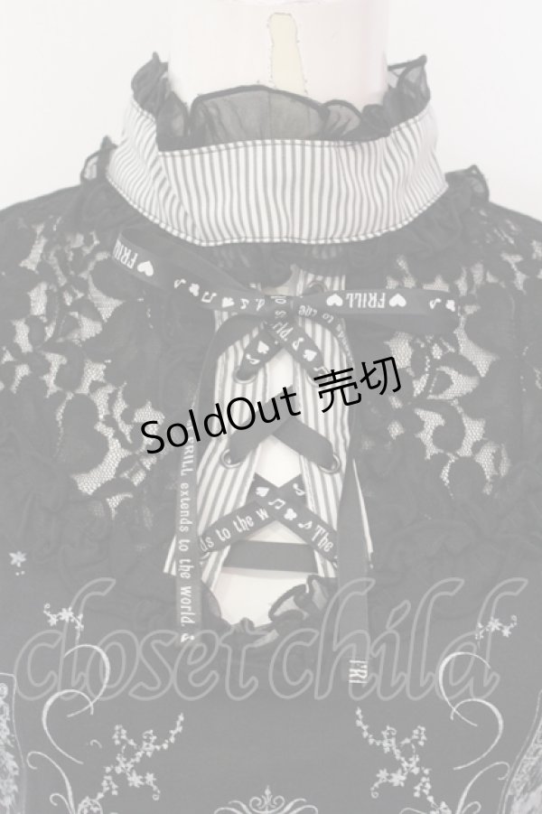 画像2: FRILL / トランププリントオリジナルリボンレースアップTシャツ  ブラック O-25-04-21-054-HN-TO-IG-OS (2)