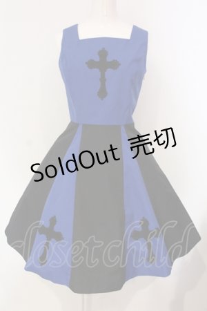 画像: Moi-meme-Moitie / バイカラー十字架アップリケジャンパースカート 9号 ブラック×ブルー O-25-04-24-004-MO-OP-IG-OS