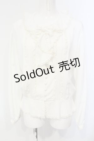 画像: INGEBORG / くるみボタンラッフルフリルブラウス  シロ O-25-04-24-056-LO-BL-IG-OS