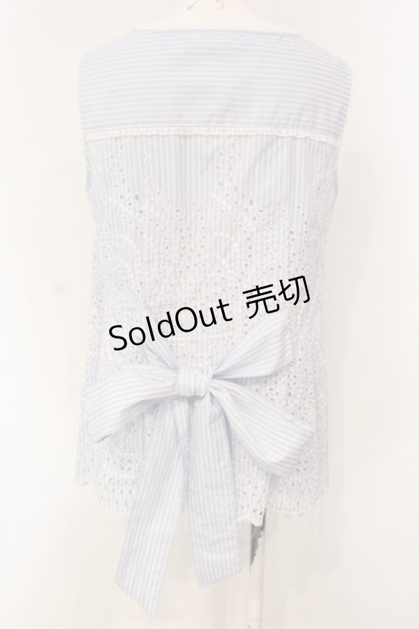 画像3: INGEBORG / ストライプフラワー刺繍ノースリーブブラウス 3 サックス O-25-04-24-066-LO-BL-IG-OS (3)