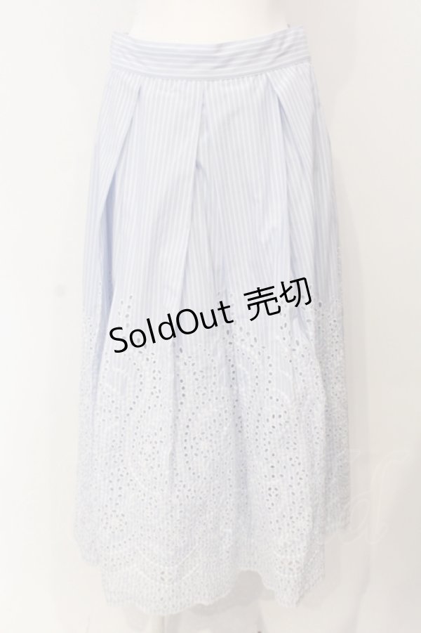 画像1: INGEBORG / ストライプフラワー刺繍スカート 3 サックス O-25-04-24-067-LO-SK-IG-OS (1)