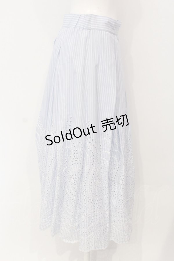 画像2: INGEBORG / ストライプフラワー刺繍スカート 3 サックス O-25-04-24-067-LO-SK-IG-OS (2)