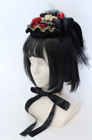 画像: corgi-corgi / チュール付き円形ヘッドドレス  ブラック×レッド O-25-04-27-043-GO-AC-OW-OS