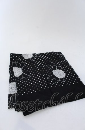 画像: INGEBORG / カメリアリボンスカーフ  クロ×シロ O-25-04-27-082-LO-ZA-IG-OS