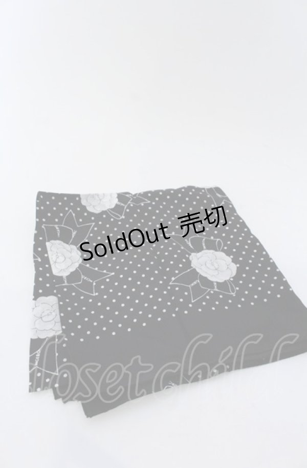 画像1: INGEBORG / カメリアリボンスカーフ  クロ×シロ O-25-04-27-082-LO-ZA-IG-ZT445-F005 (1)