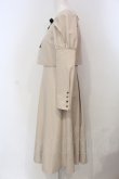 画像2: Maison de FLEUR Petite Robe / クロエが微笑むワンピース S ベージュ O-25-04-29-052-EL-OP-IG-OS (2)