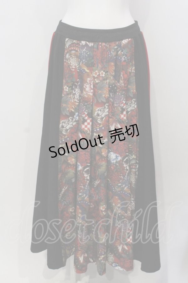 画像1: Qutie Frash / 和柄プリーツフレアスカート  レッド×ブラック O-25-04-29-016-QU-SK-OW-OS (1)
