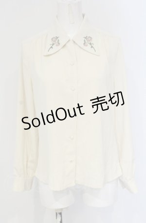画像: an another angelus / クリスマスローズ刺繍ブラウス F アイボリー O-25-04-30-1127-CA-BL-OW-OS