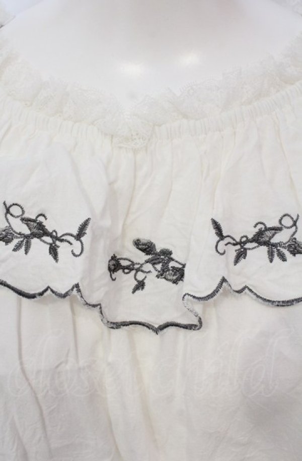 画像2: an another angelus / ローズ刺繍オフショルブラウス  オフシロ O-25-04-30-2009-CA-BL-IG-OS (2)