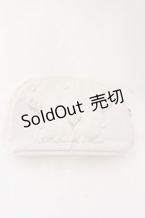画像: Maison de FLEUR / すずらんパールラウンドポーチ  アイボリー O-25-04-30-034-LO-ZA-IG-OS