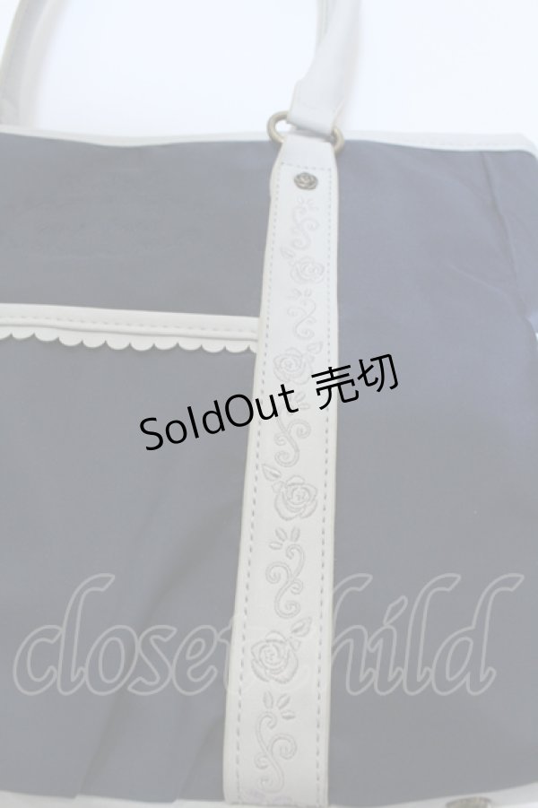 画像2: 【SALE】axes femme / 刺繍入りナイロンバッグ  ネイビー O-25-05-03-004-AX-BG-OW-ZT-K021 (2)