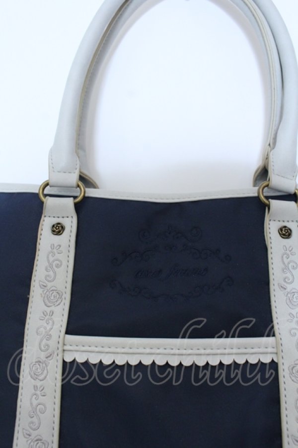 画像3: axes femme / 刺繍入りナイロンバッグ  ネイビー O-25-05-03-004-AX-BG-OW-ZT-K021 (3)