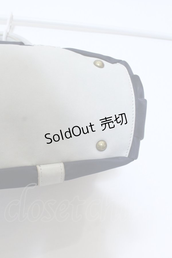 画像4: 【SALE】axes femme / 刺繍入りナイロンバッグ  ネイビー O-25-05-03-004-AX-BG-OW-ZT-K021 (4)