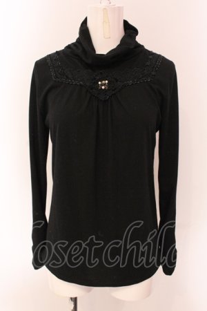 画像: axes femme / 胸元ビジュー&レースハイネックトップス M クロ O-25-05-08-060-AX-TO-IG-OS