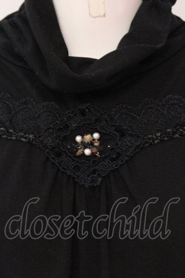 画像2: axes femme / 胸元ビジュー&レースハイネックトップス M クロ O-25-05-08-060-AX-TO-IG-OS (2)