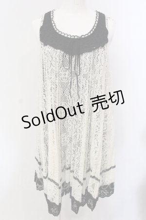 画像: axes femme / フラワー編みプリーツワンピース M オフシロ×クロ O-25-05-12-053-AX-OP-IG-OS