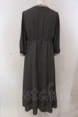 画像3: Maison de FLEUR Petite Robe canone / ブリジットが注ぐサイダーワンピース M グレー O-25-05-13-042-EL-OP-OW-OS (3)