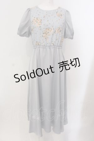 画像: 【SALE】Maison de FLEUR Petite Robe canone / 君を思い出す花柄ワンピース M サックス O-25-05-13-043-EL-OP-OW-ZT341