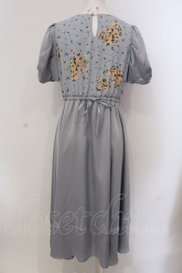 画像3: Maison de FLEUR Petite Robe canone / 君を思い出す花柄ワンピース M サックス O-25-05-13-043-EL-OP-OW-OS (3)