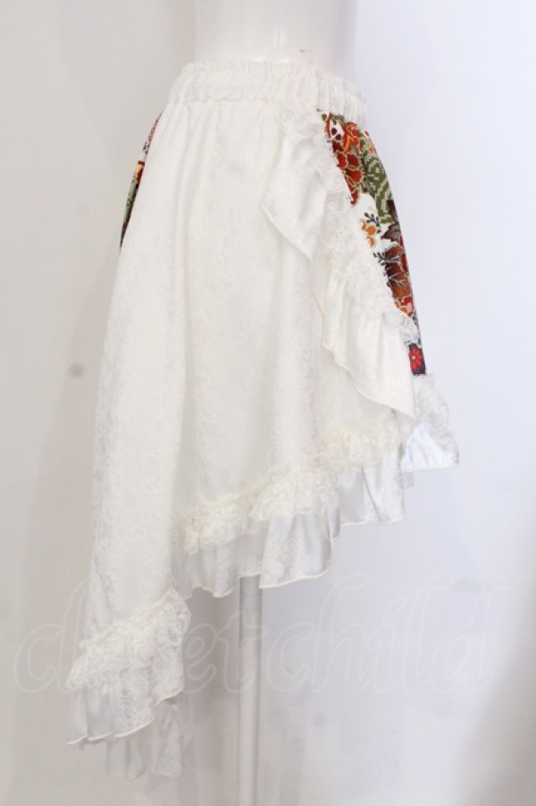 画像3: Qutie Frash / 和柄後ろロングパニエスカート  ホワイト×レッド O-25-05-13-006-QU-SK-OW-OS (3)