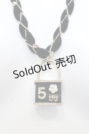 画像: INGEBORG / パドロックネックレス  ゴールド×クロ O-25-05-14-060-LO-AC-OW-OS