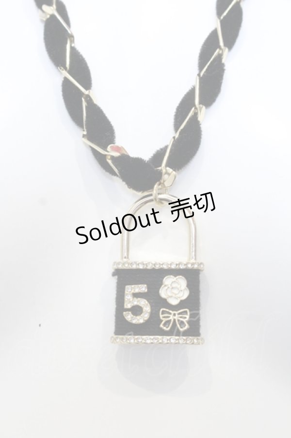 画像1: INGEBORG / パドロックネックレス  ゴールド×クロ O-25-05-14-060-LO-AC-OW-OS (1)