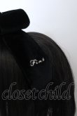 画像2: Fi.n.t / ロゴ刺繍入りベロアリボンカチューシャ  クロ O-25-05-14-082-CA-AC-OW-OS (2)