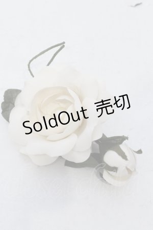 画像: 【SALE】INGEBORG / カメリアパールコサージュブローチ  オフシロ O-25-05-14-038-LO-AC-IG-ZT006