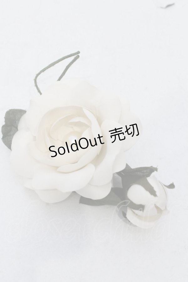 画像1: 【SALE】INGEBORG / カメリアパールコサージュブローチ  オフシロ O-25-05-14-038-LO-AC-IG-ZT006 (1)