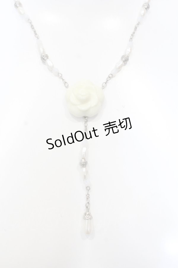 画像1: INGEBORG / カメリアビズパールネックレス  シロ×シルバー O-25-05-14-041-LO-AC-IG-OS (1)