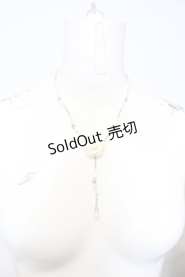 画像2: INGEBORG / カメリアビズパールネックレス  シロ×シルバー O-25-05-14-041-LO-AC-IG-OS (2)