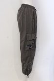 画像2: NieR Clothing / 裾ドロスト4POCKET CARGO PANTS パンツ  チャコール O-25-05-17-006-PU-PA-IG-OS (2)