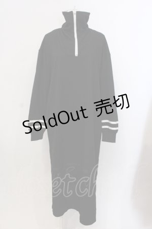 画像: NieR Clothing / LOGO ZIPPER UNISEX LONGワンピース【ポケット付き】  ブラック O-25-05-17-020-PU-OP-IG-OS