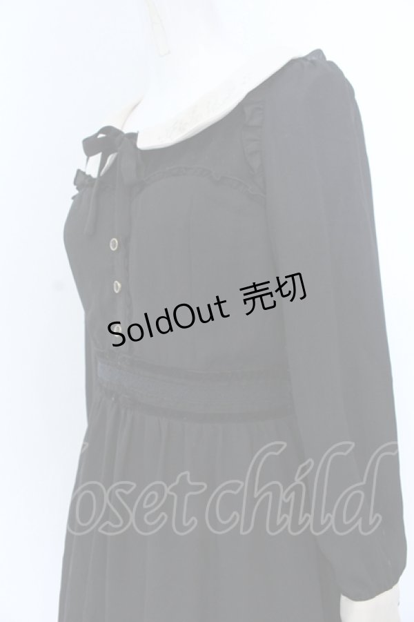 画像2: axes femme POETIQUE / 襟刺繍ベロア配色ワンピース M クロ O-25-05-18-092-AX-OP-OW-OS (2)