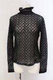 画像1: INGEBORG / リボン付き総レースタートルカットソー  クロ O-25-05-22-051-LO-TO-IG-OS (1)