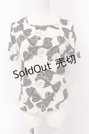 画像: INGEBORG / ロゴ刺しゅうリボンカメリアTシャツ 9 アイボリー×クロ O-25-05-22-071-LO-TS-IG-OS