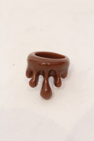 画像: Q-pot. / チョコレートメルトリング 約12号 チョコ O-25-05-22-027-QP-AC-IG-OS